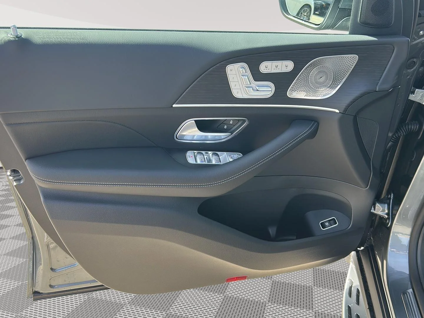 New 2026 Selenite Grey Metallic Mercedes-Benz GLE 450 image 12