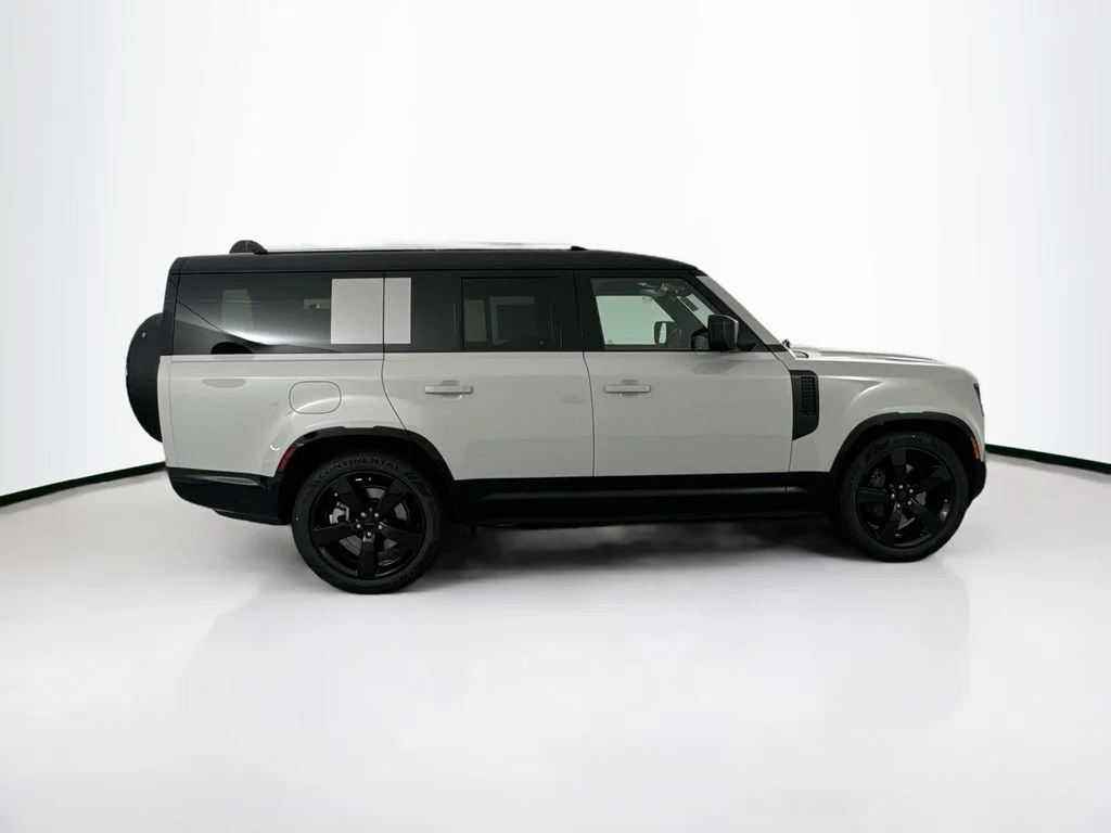 New 2026 Borasco Grey Land Rover X-Dynamic SE image 4