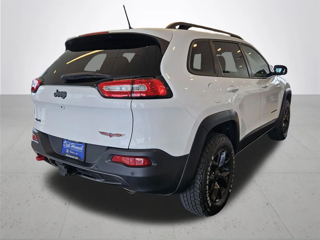 Used 2018 White Jeep Trailhawk image 7