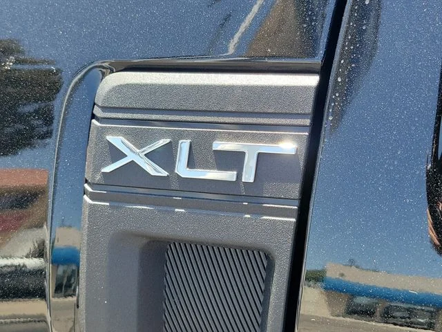 New 2025 Shadow Black Ford XLT image 8