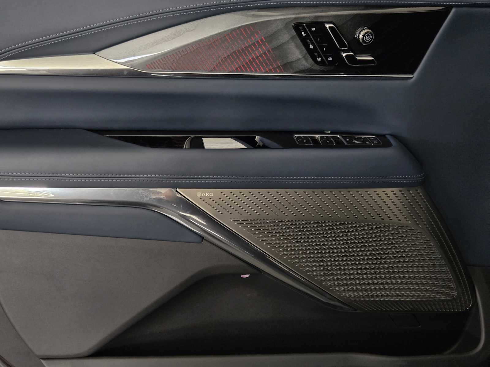 2025 Cadillac Escalade IQ Luxury 2 - Photo 14