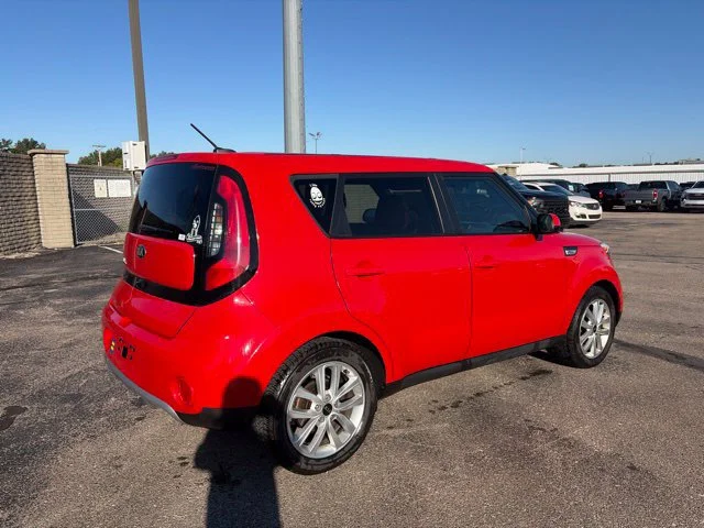 Used 2017 Inferno Red Kia + image 7