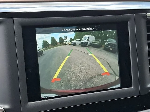 Used 2018 Red Chrysler Touring Plus image 17