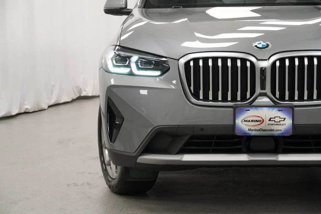 Used 2024 Gray BMW xDrive30i image 36