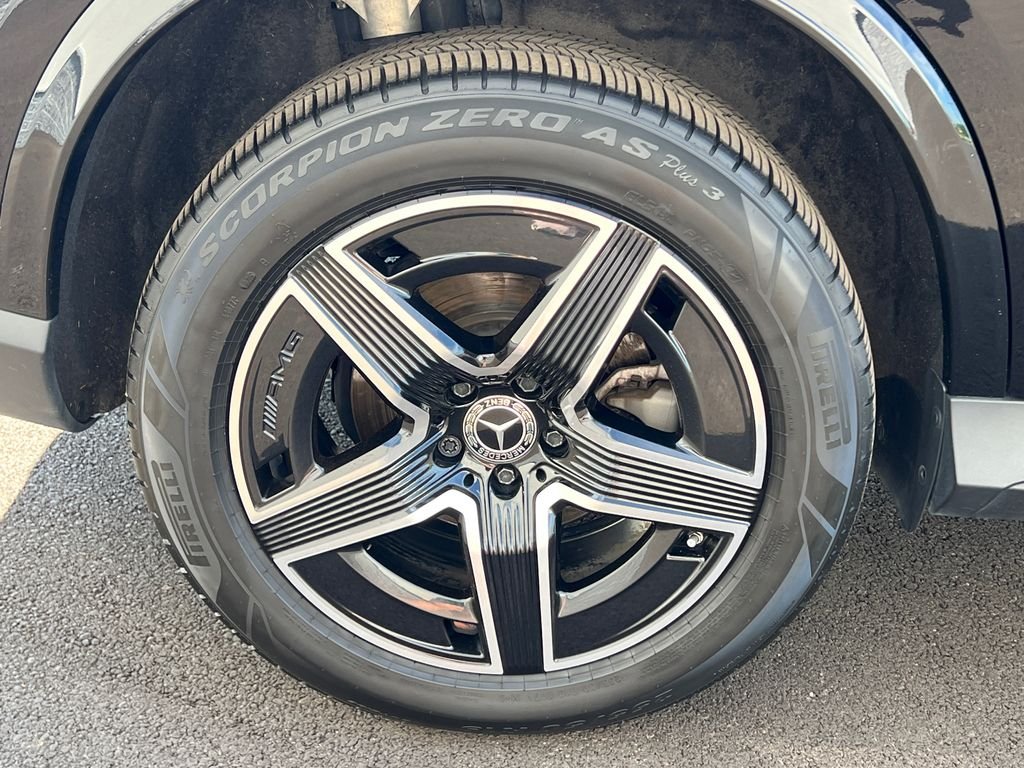 Used 2023 Black Mercedes-Benz GLC 300 image 35