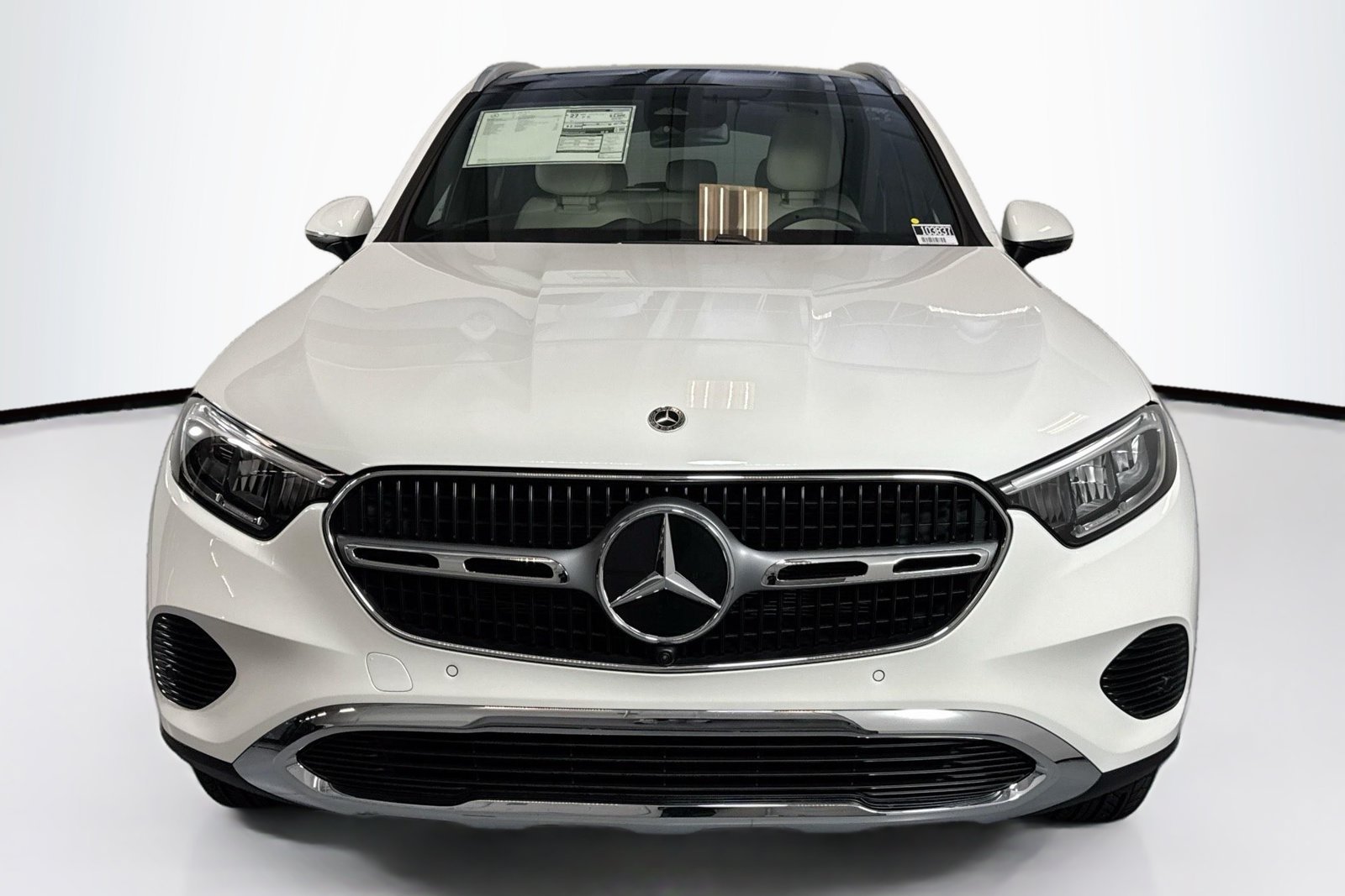 New 2026 Polar White Mercedes-Benz GLC 300 image 2