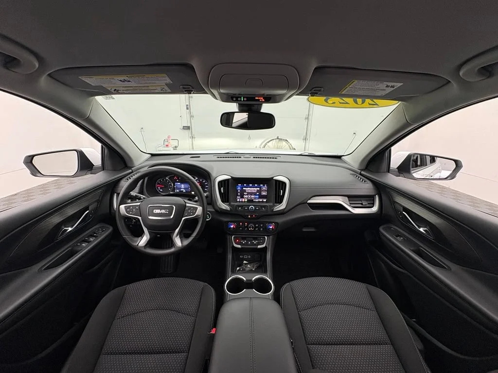 Used 2023 Summit White GMC SLE image 3