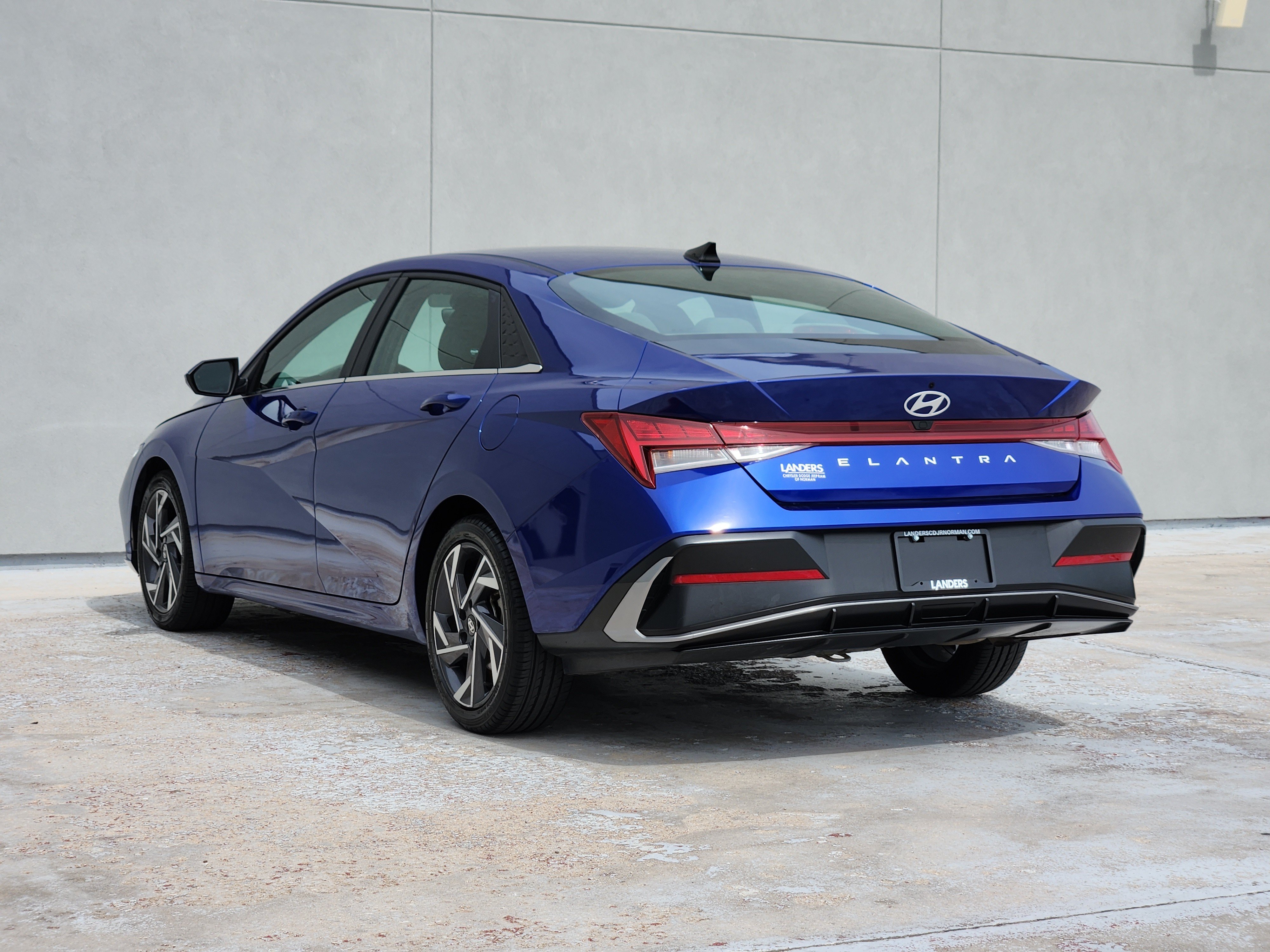 Used 2025 Intense Blue Hyundai SEL Convenience image 6