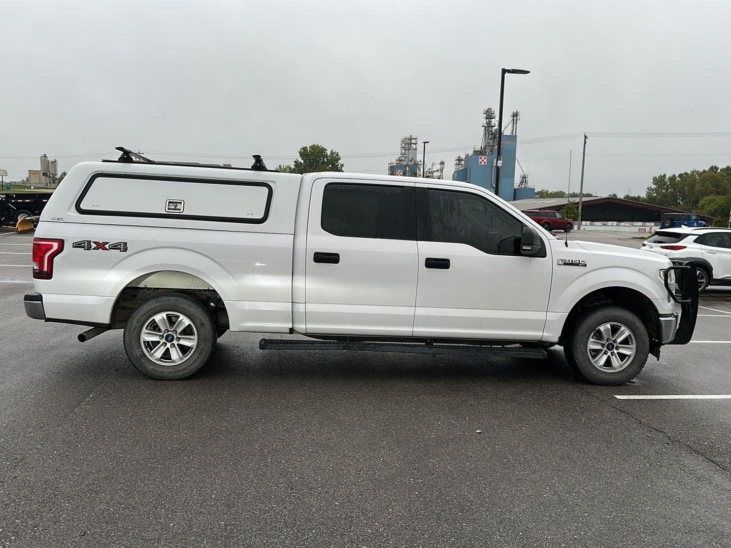Used 2017 Oxford White Ford XLT image 5