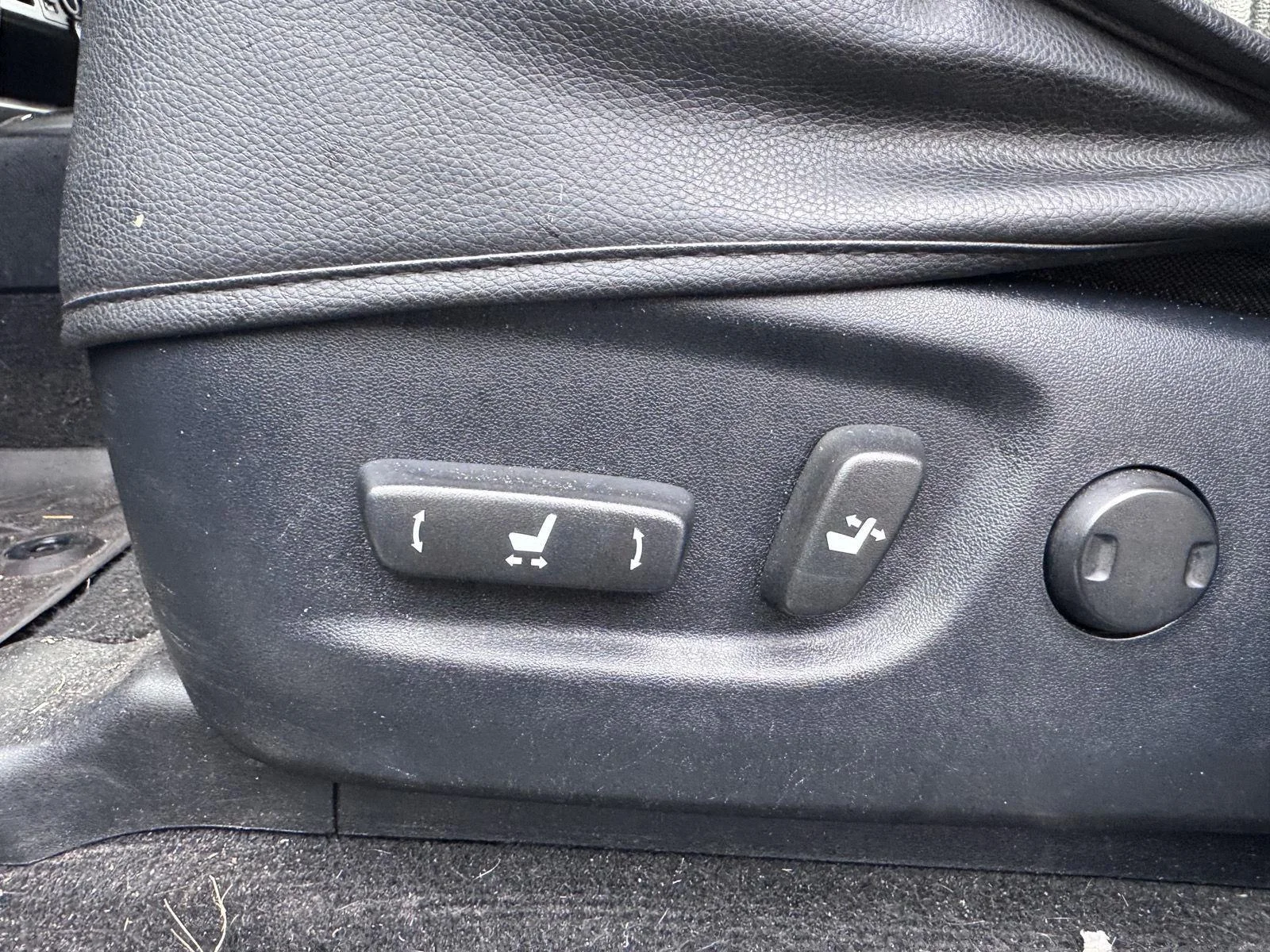 Used 2018 Magnetic Gray Metallic Toyota SR5 image 12