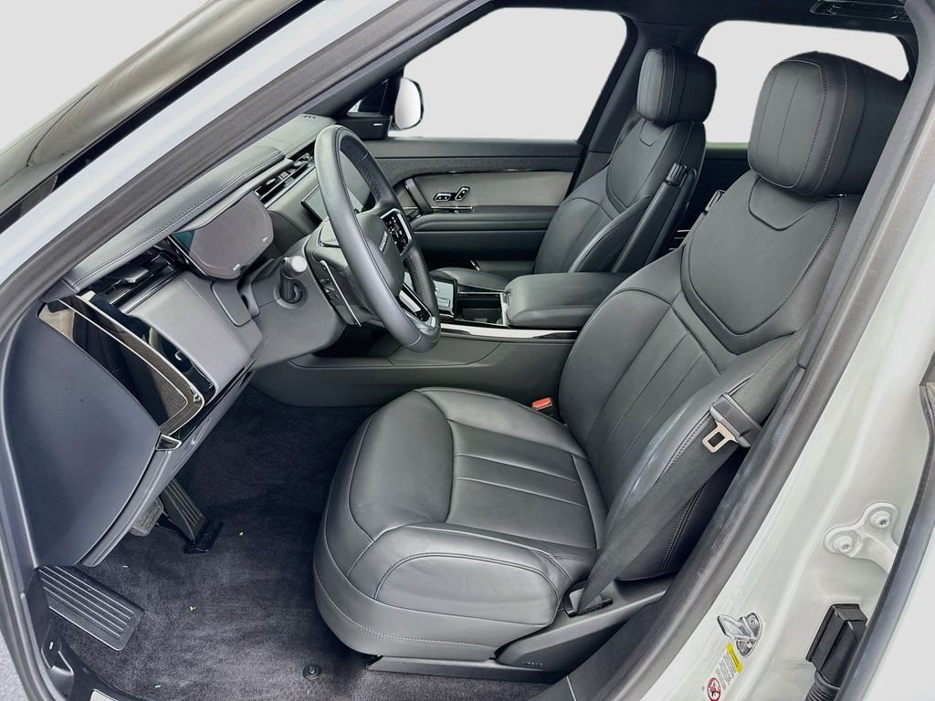 Used 2024 Fuji White Land Rover SE image 17