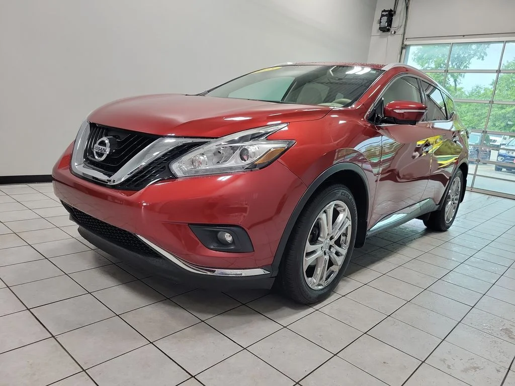 Used 2015 Red Nissan Platinum image 8