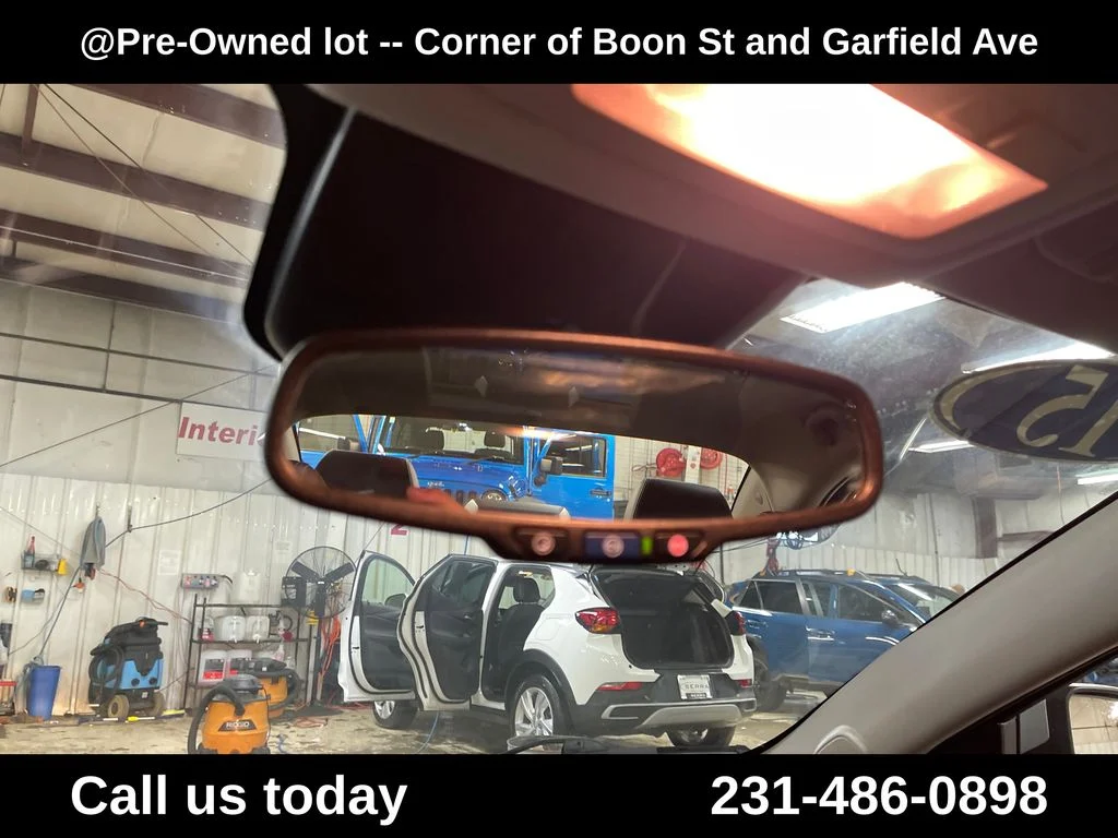 Used 2015 Silver Chevrolet 2LT image 24