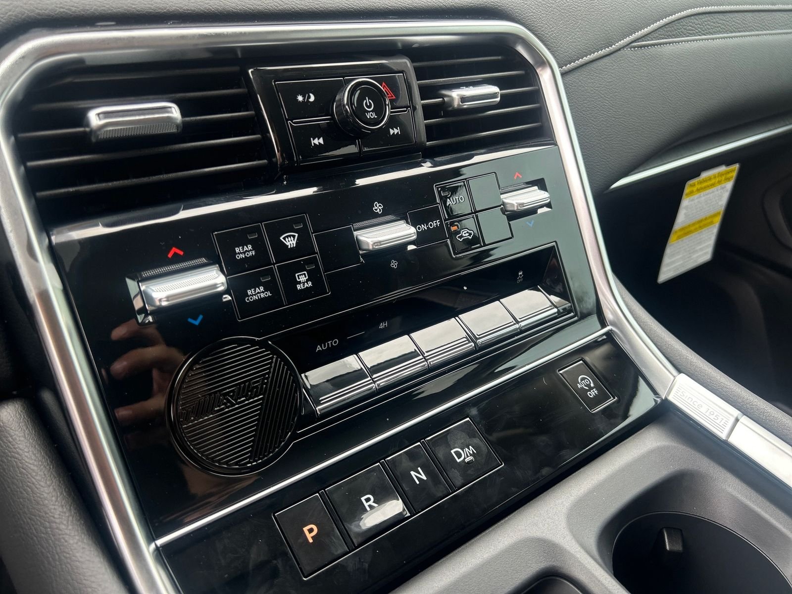 2025 Nissan Armada SV - Photo 35