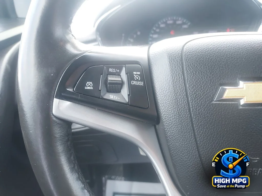 Used 2018 Gray Chevrolet LT image 18