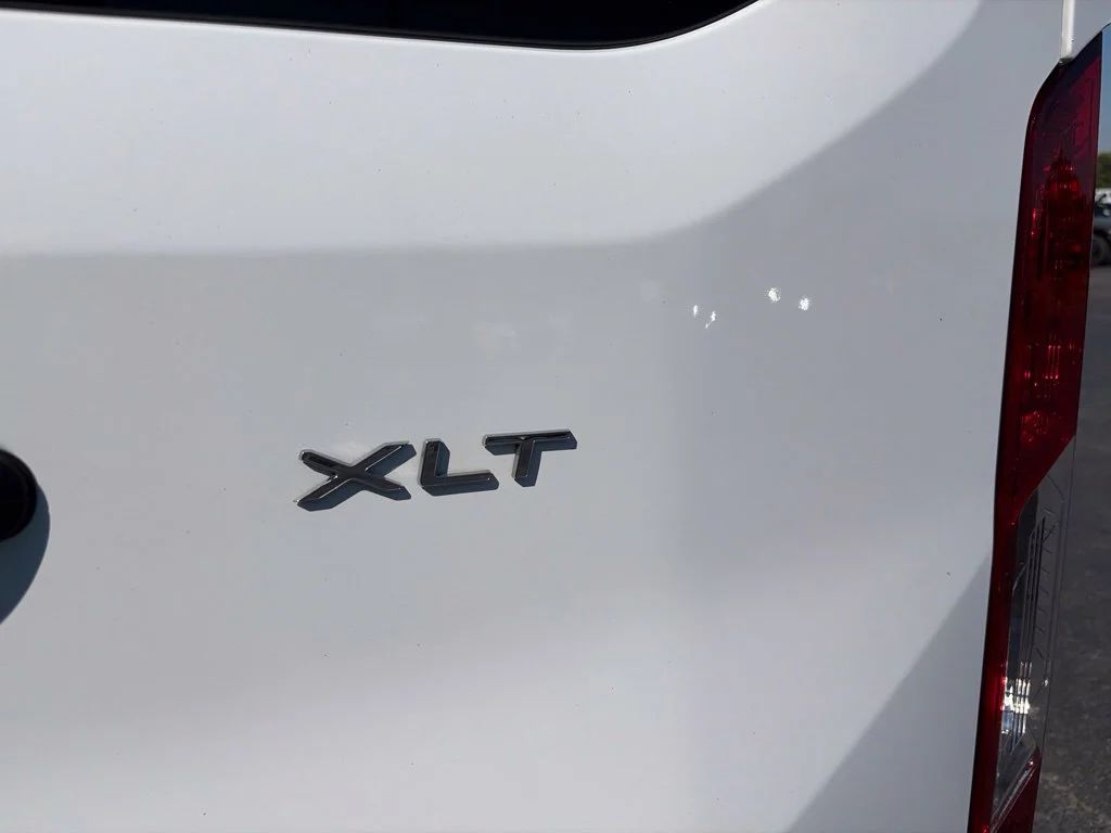 Used 2025 Oxford White Ford XLT image 28