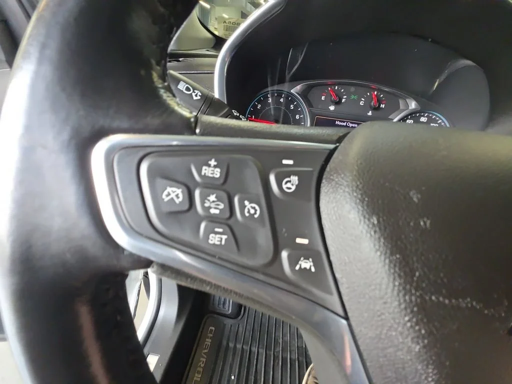 Used 2020 IRIDESCENT PEARL TRICOAT Chevrolet Premier image 20