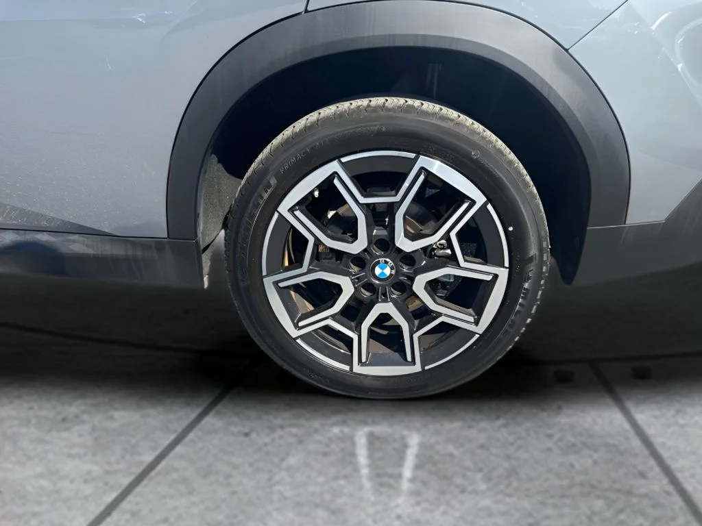 Used 2025 Gray BMW xDrive28i image 24