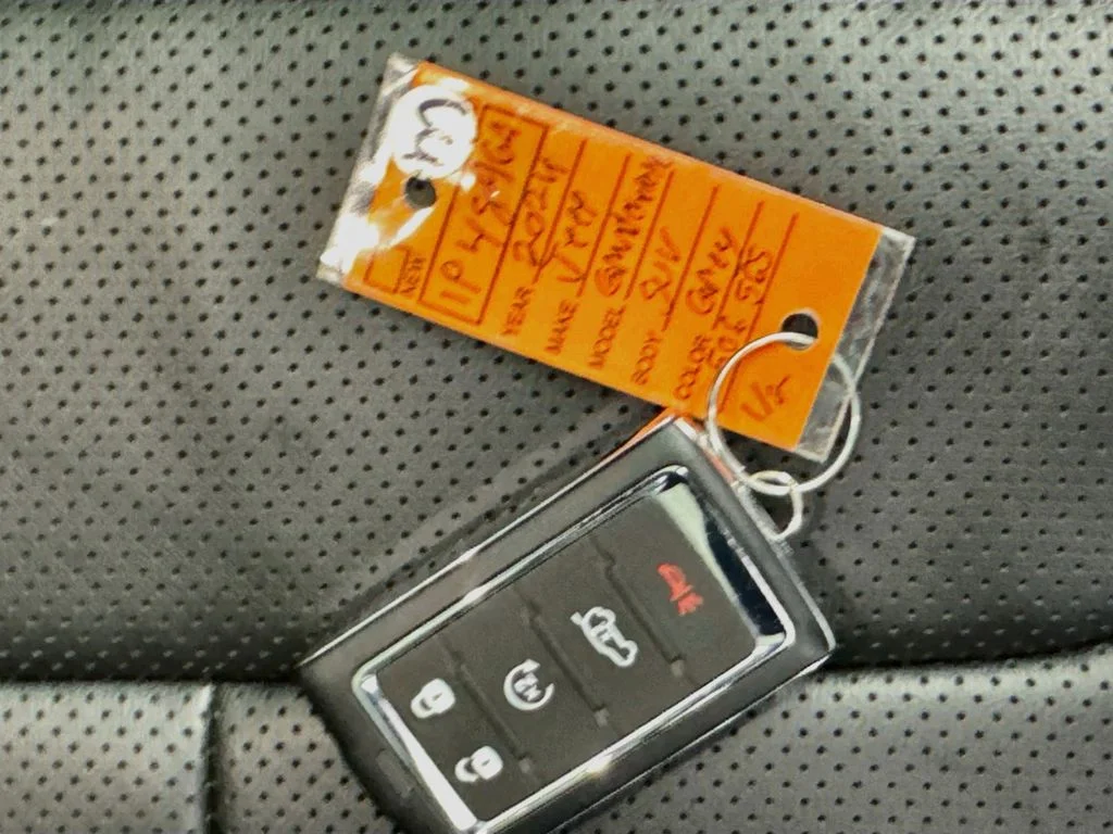 Used 2024 Gray Jeep Limited image 41