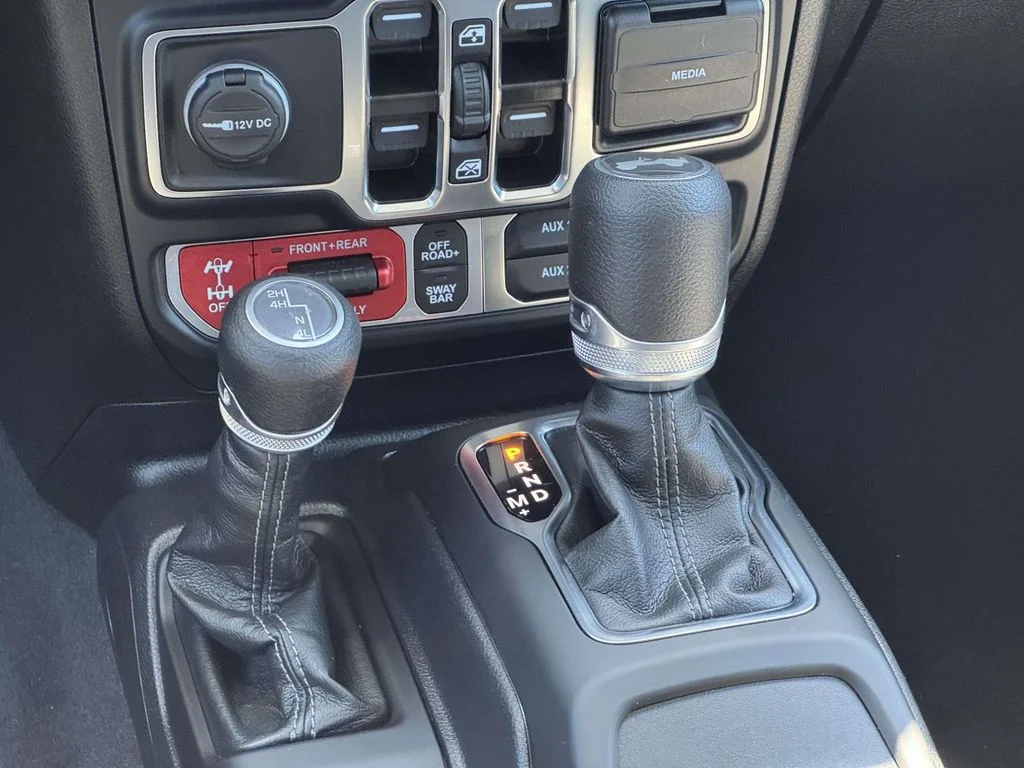 Used 2025 Blue Jeep Rubicon image 20
