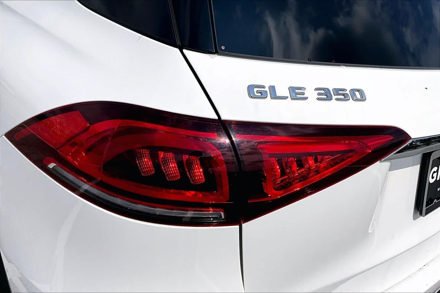 Used 2023 Polar White Mercedes-Benz GLE 350 image 29