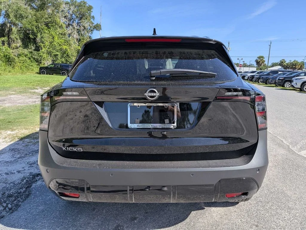 New 2027 Black Nissan SR image 4