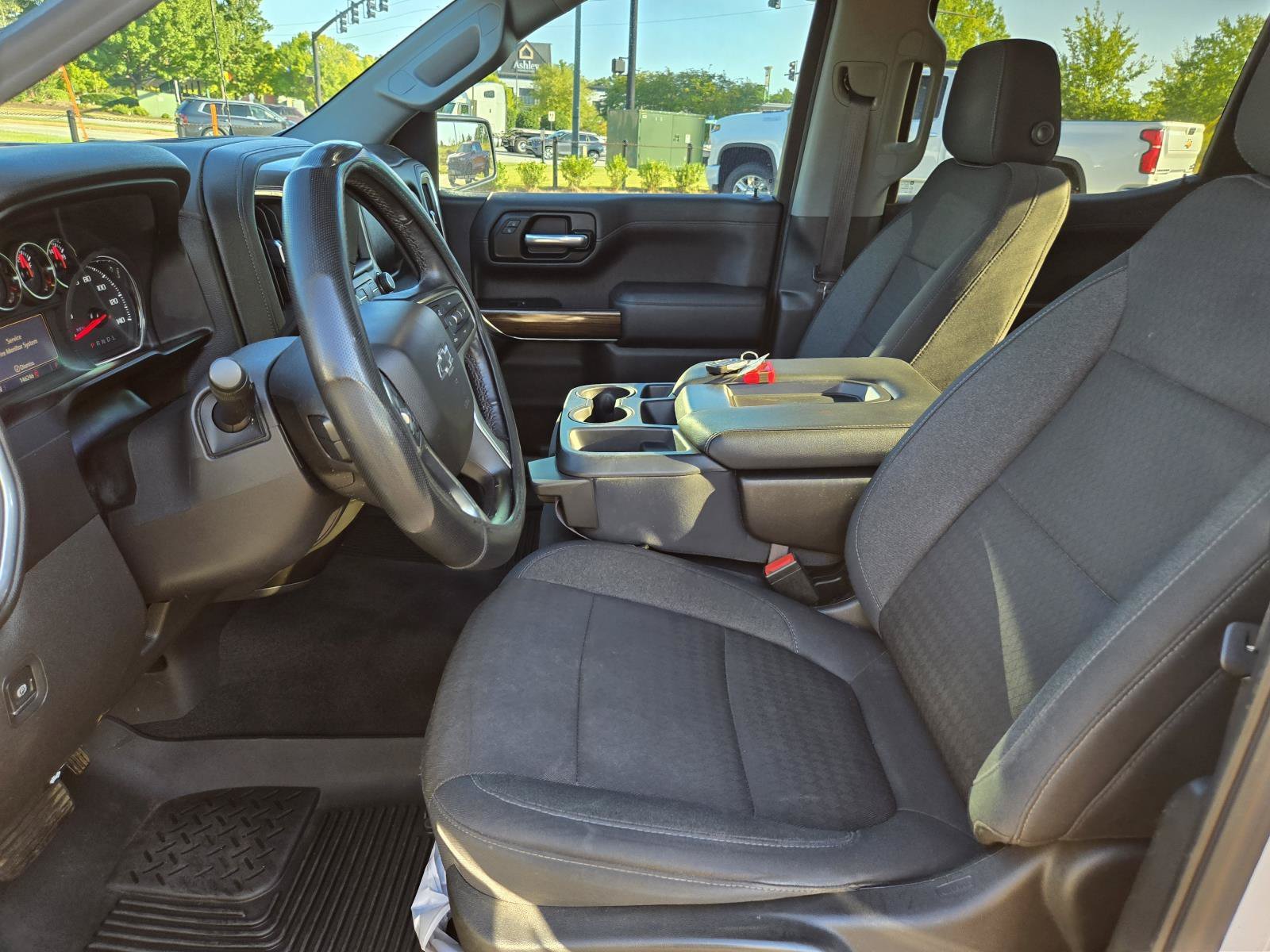 Used 2019 SUMMIT WHITE Chevrolet RST image 19