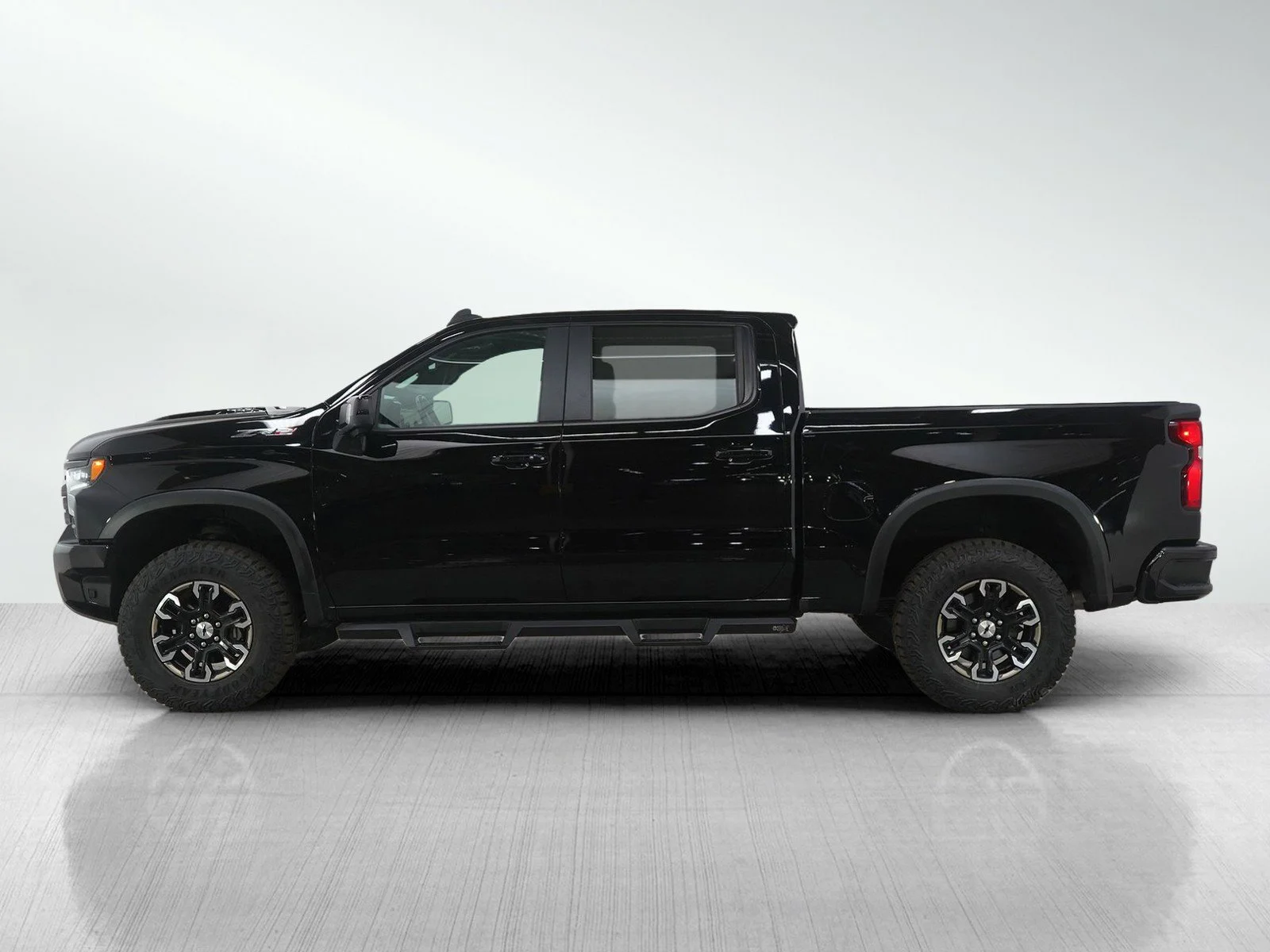 Used 2022 Chevrolet Silverado 1500 ZR2 with VIN 3GCUDHEL9NG588975 for sale in White Bear Lake, Minnesota