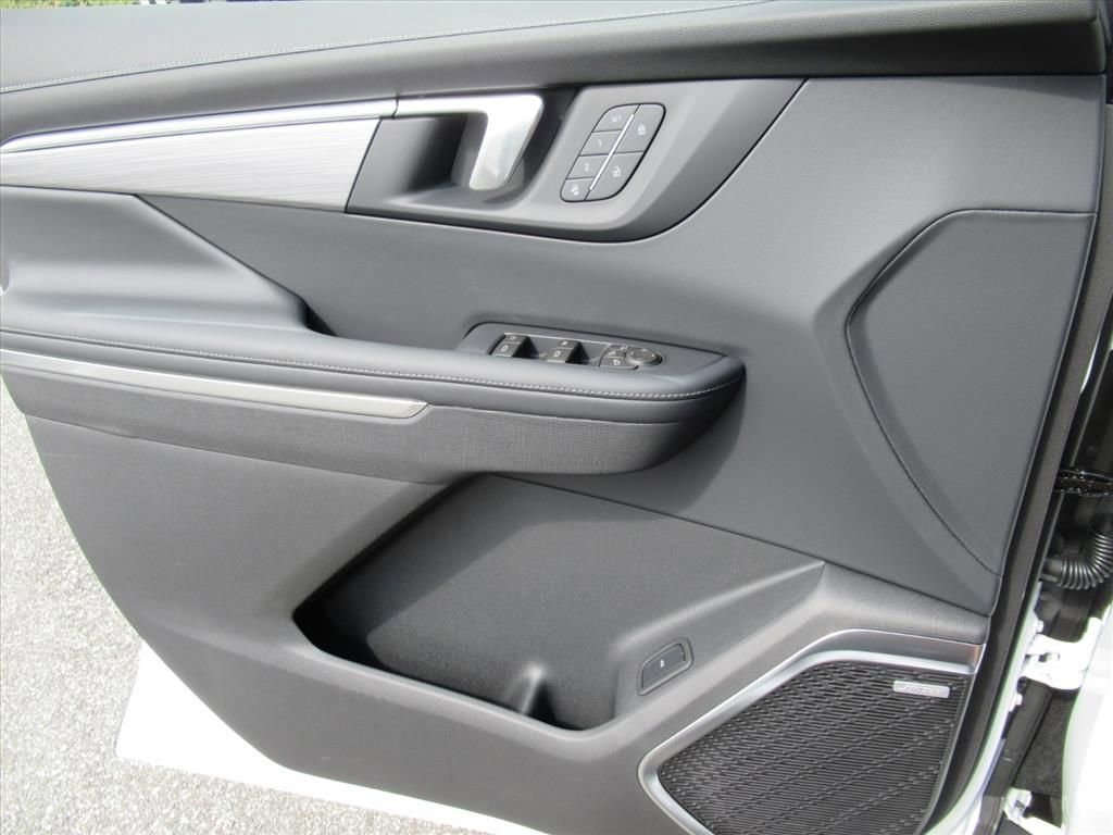 New 2026 Summit White Buick Preferred image 18
