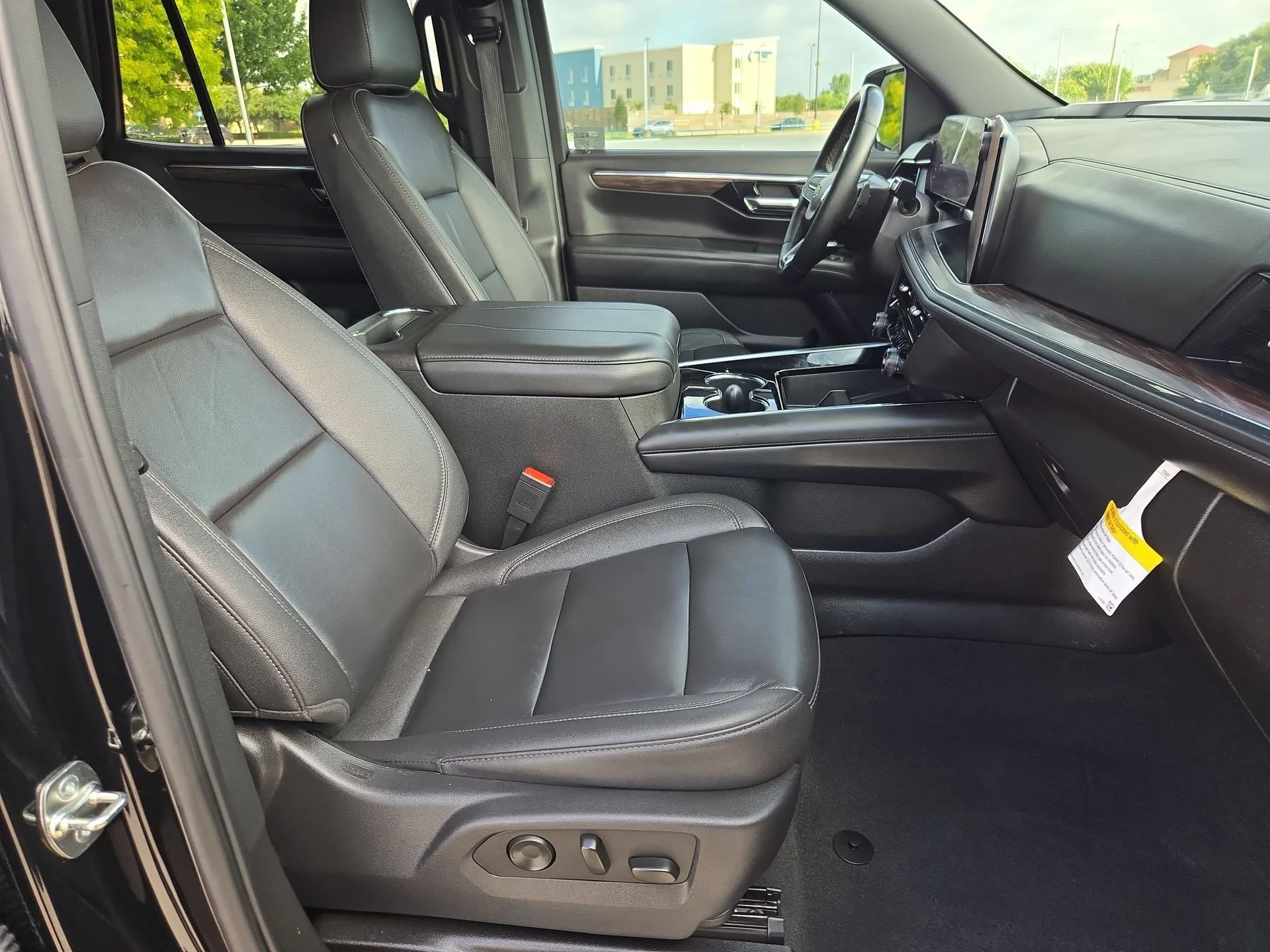 Used 2025 Black Chevrolet LT image 30