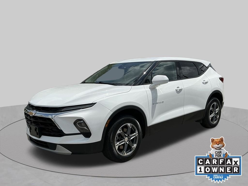 Used 2025 White Chevrolet LT image 1