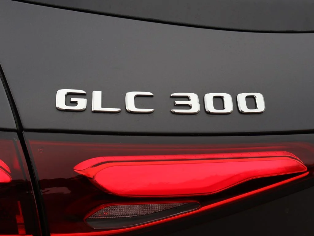 New 2026 MANUFAKTUR Graphite Gray Magno Mercedes-Benz GLC 300 image 8