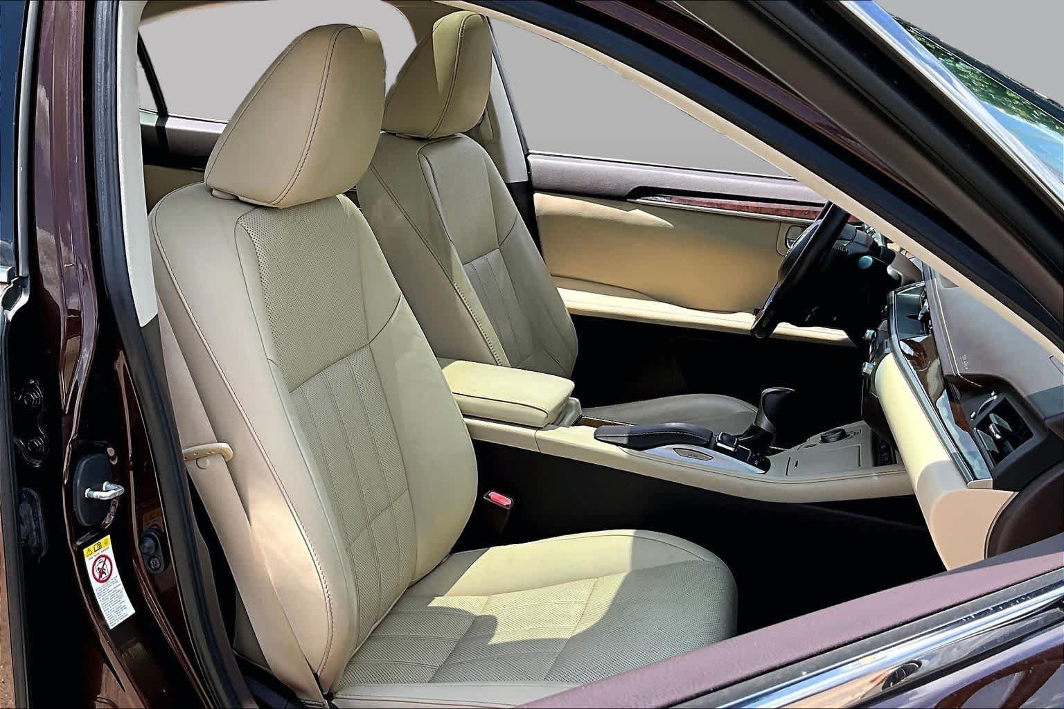 Used 2016 Autumn Shimmer Lexus  image 9
