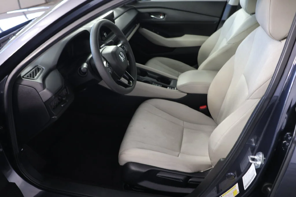 Used 2025  Honda LX image 18