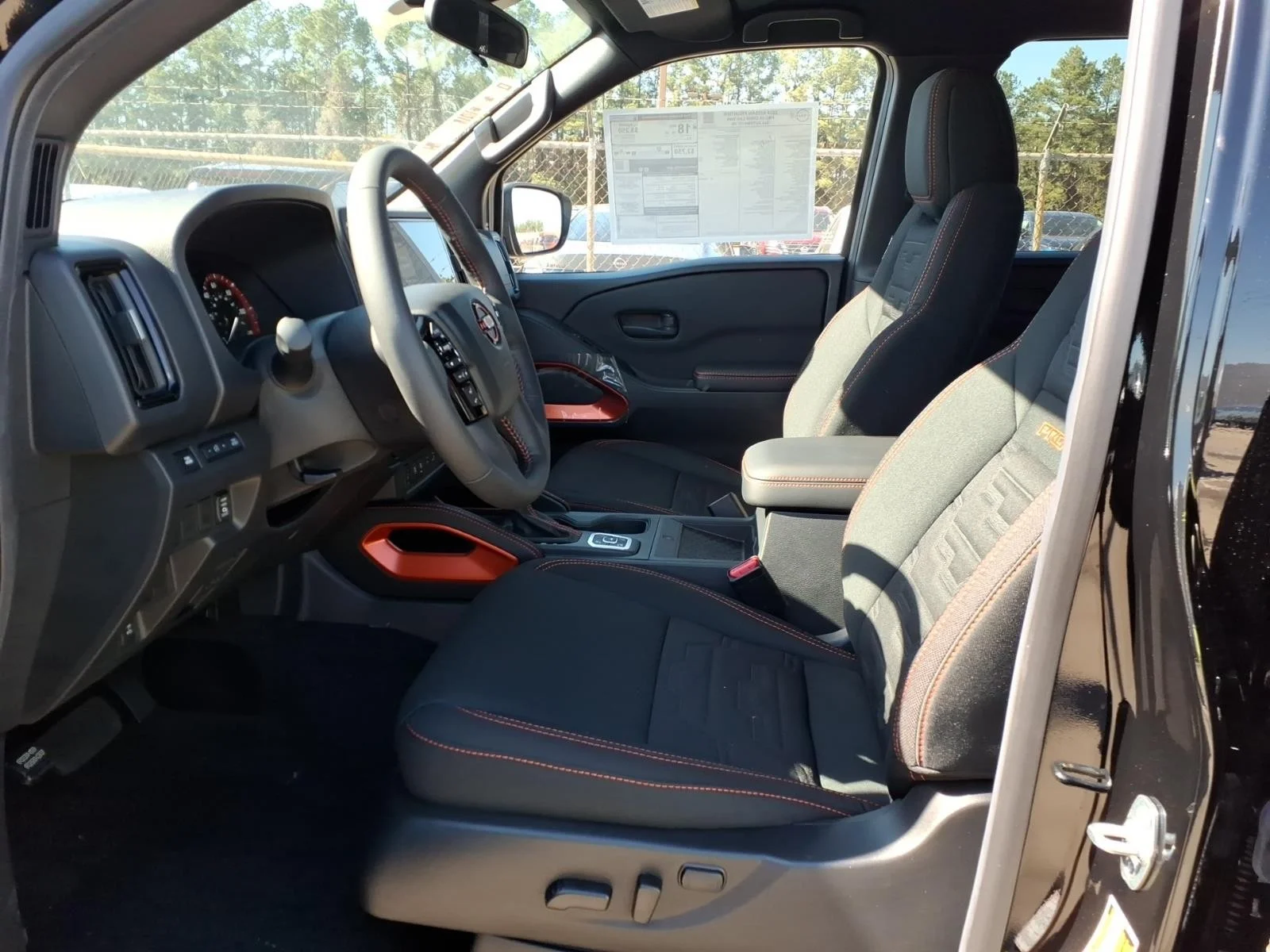 2026 Nissan Frontier Crew Cab PRO-4X® - 11