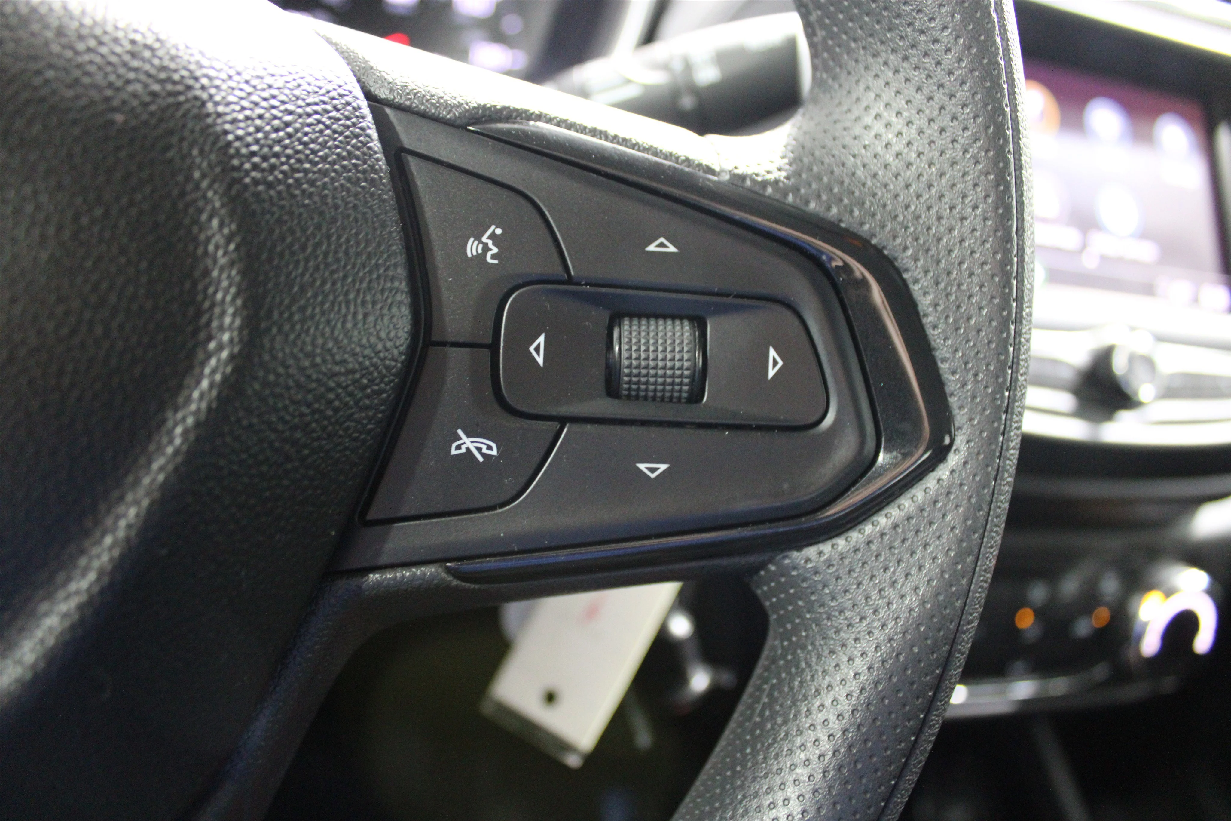 2023 Chevrolet TrailBlazer LS - Photo 11