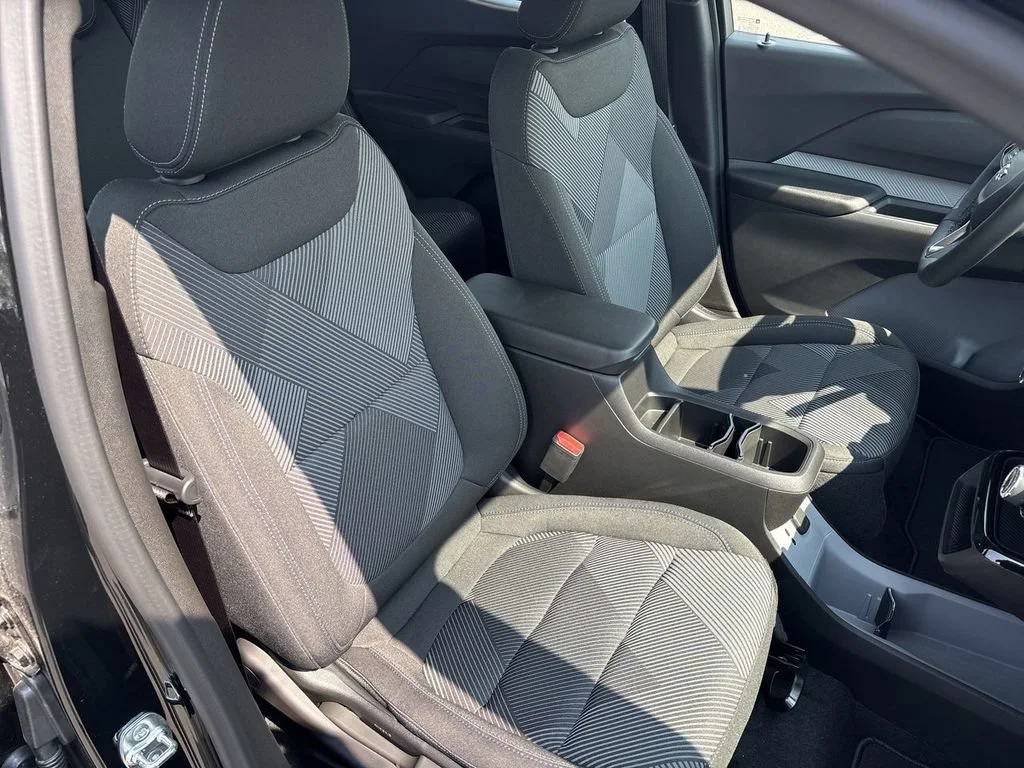 New 2027 Mosaic Black Metallic Chevrolet LT image 27