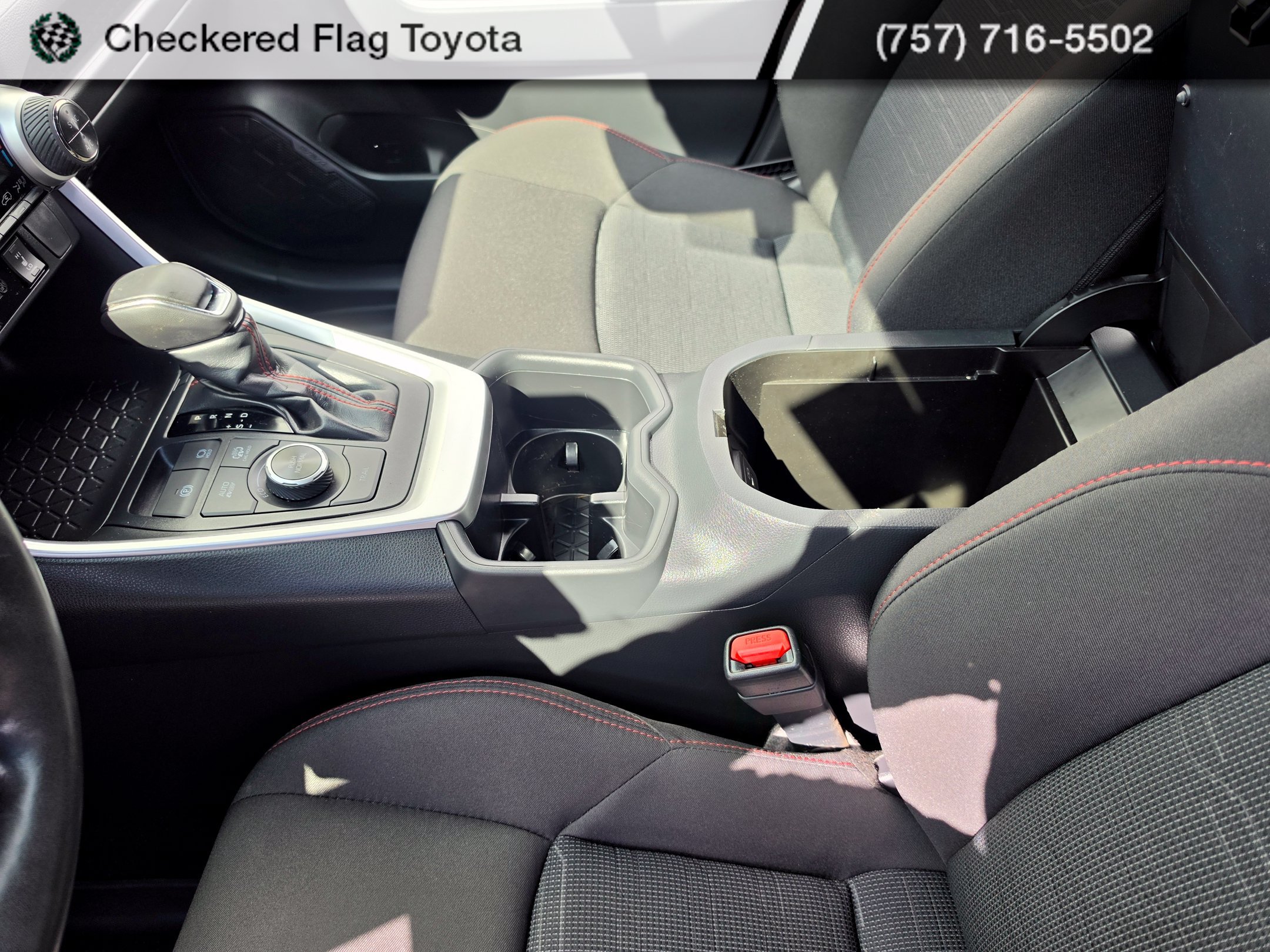 Used 2024 Ice Cap Toyota SE image 28