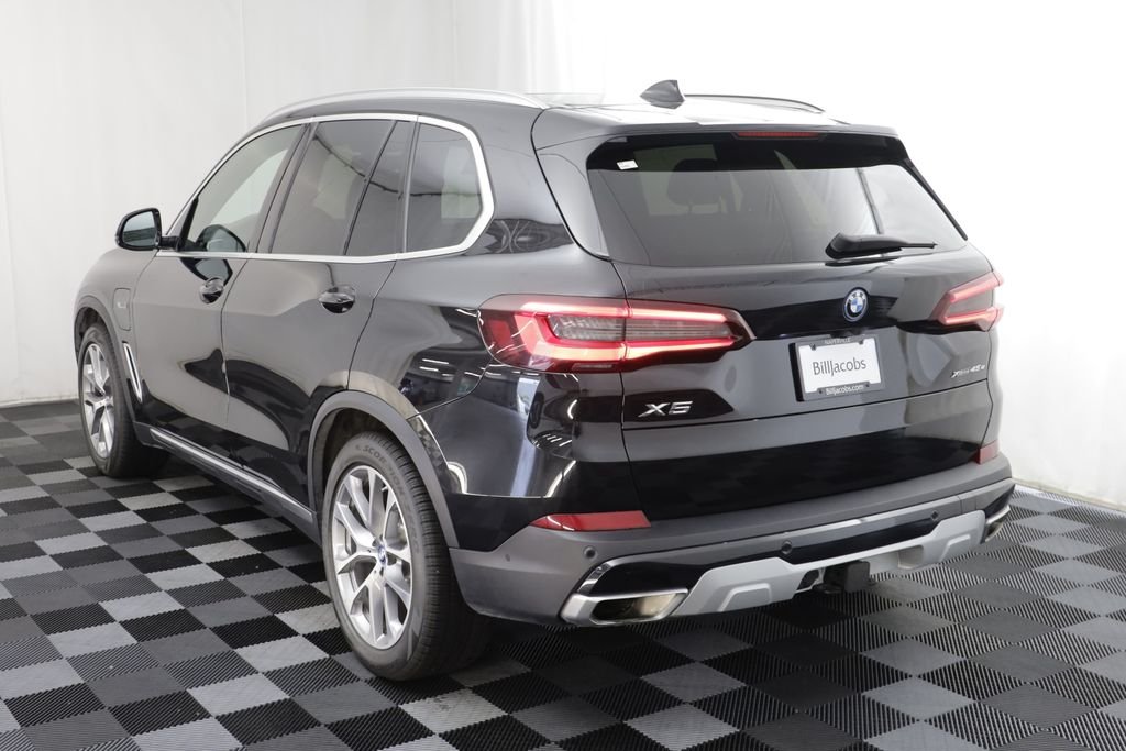 Certified Used 2023 Black Sapphire Metallic BMW xDrive45e image 18