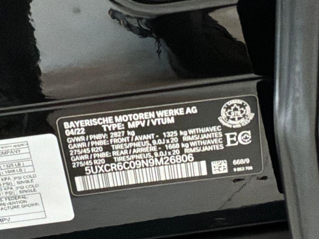 Used 2022 Black BMW xDrive40i image 31