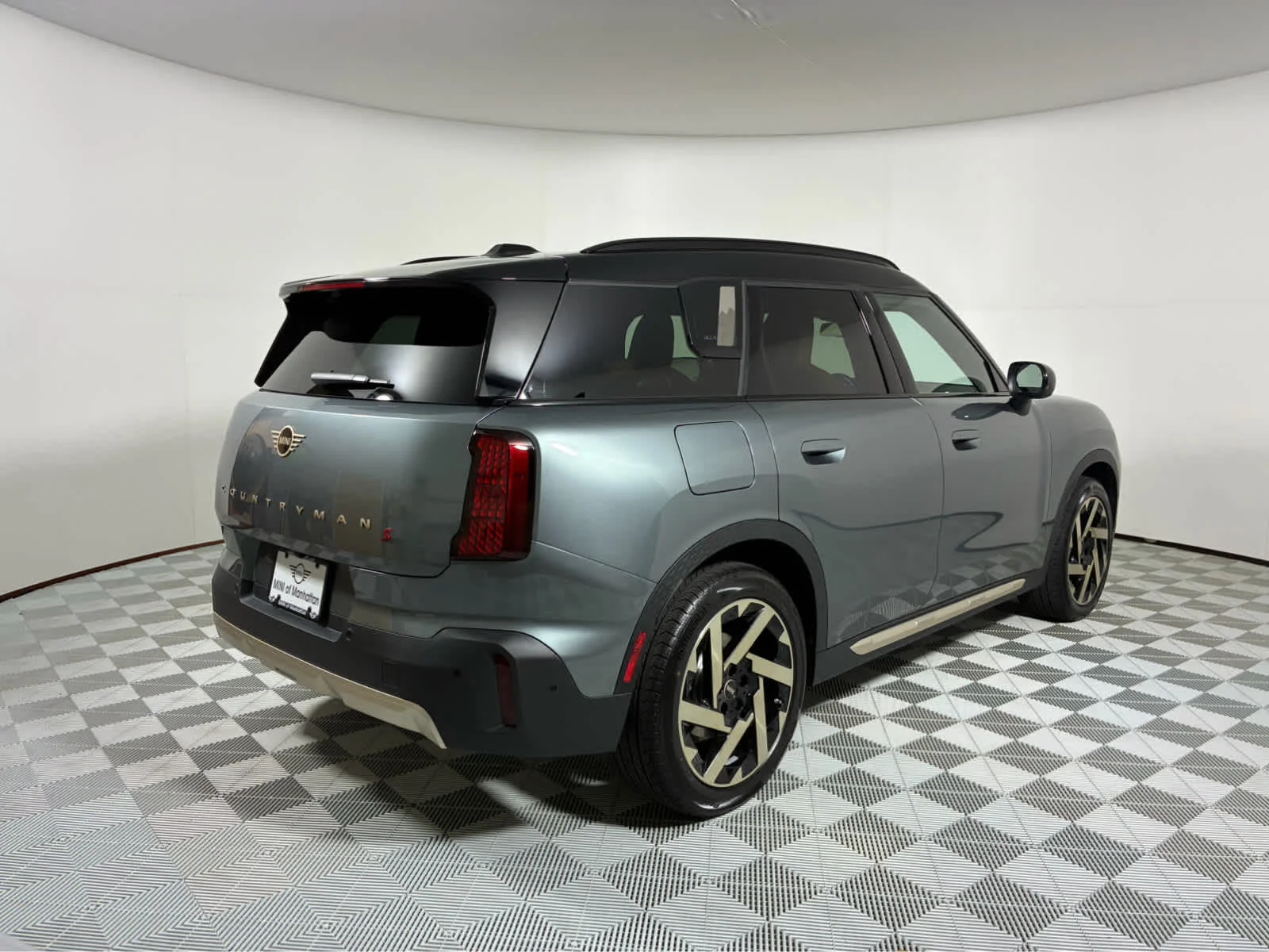 New 2027 Smokey Green Metallic MINI Iconic image 3