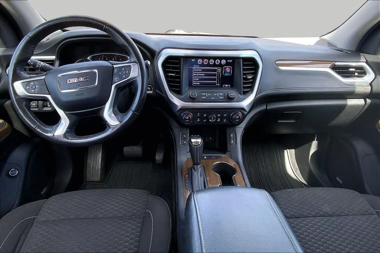 Used 2019 BLUE STEEL METALLIC GMC SLE image 15