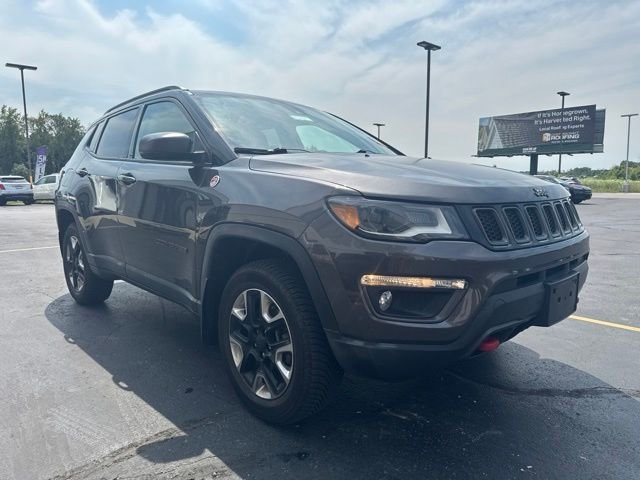 Used 2018 Granite Crystal Metallic Clearcoat Jeep Trailhawk image 4