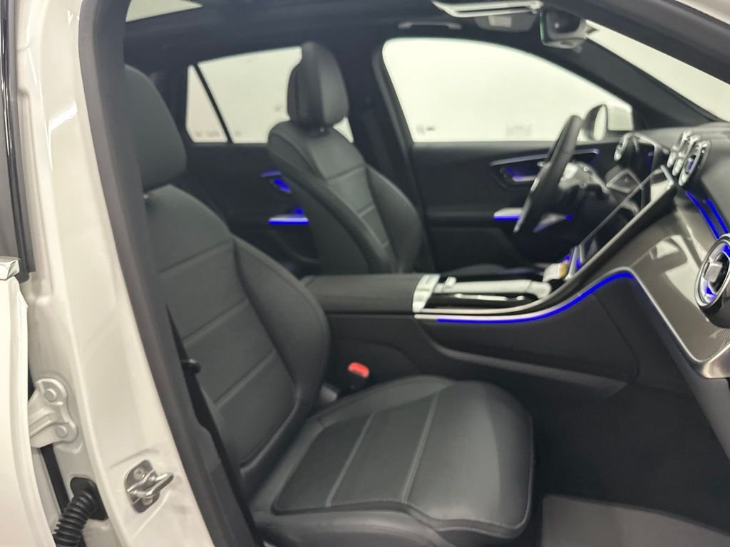 New 2027 Polar White Mercedes-Benz GLC 300 image 27