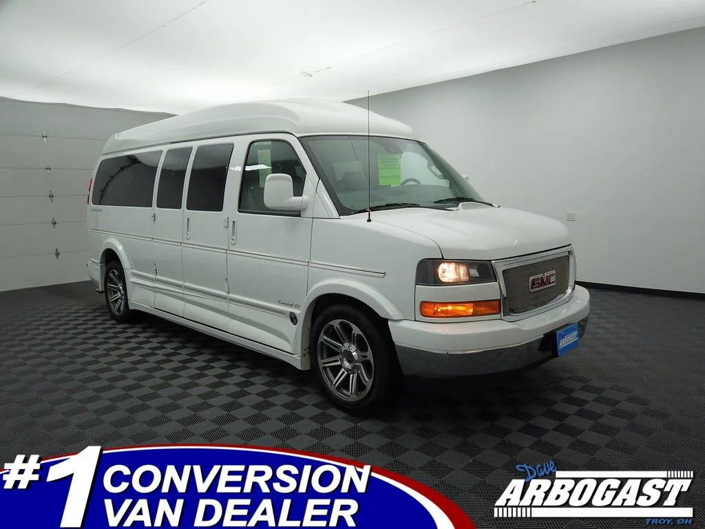 2020 GMC Savana 2500 Ext WB's photo