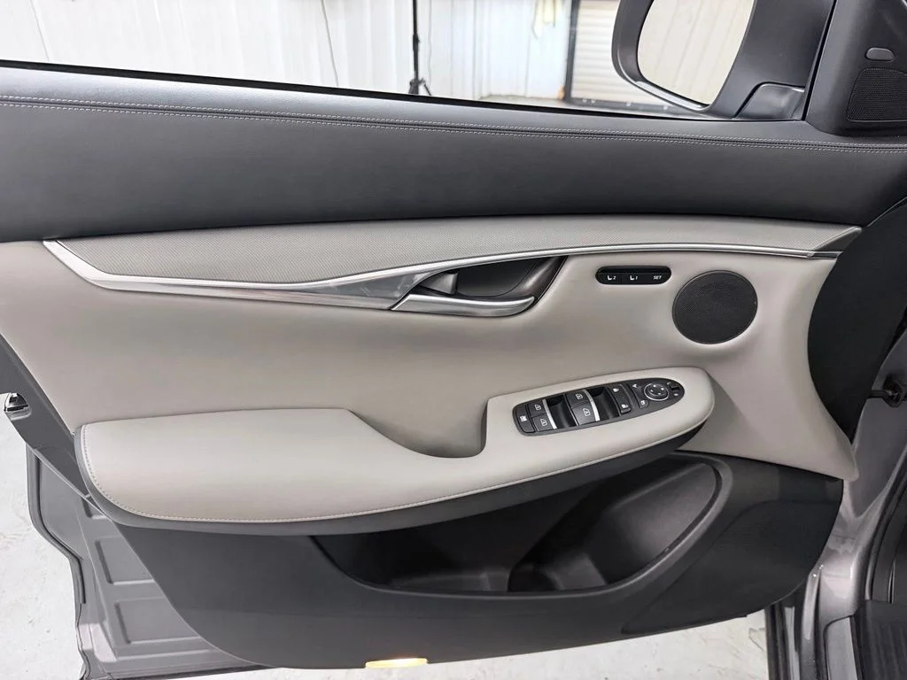 Used 2023 Gray INFINITI LUXE image 12