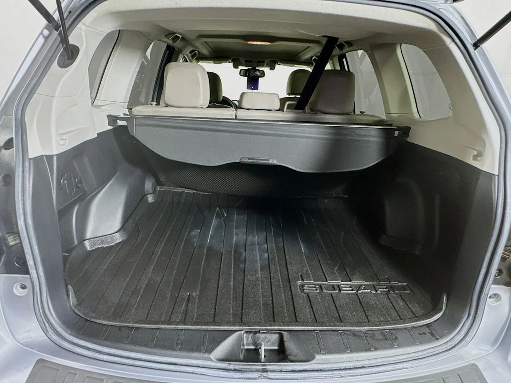 Used 2015 Silver Subaru 2.5i Limited image 32