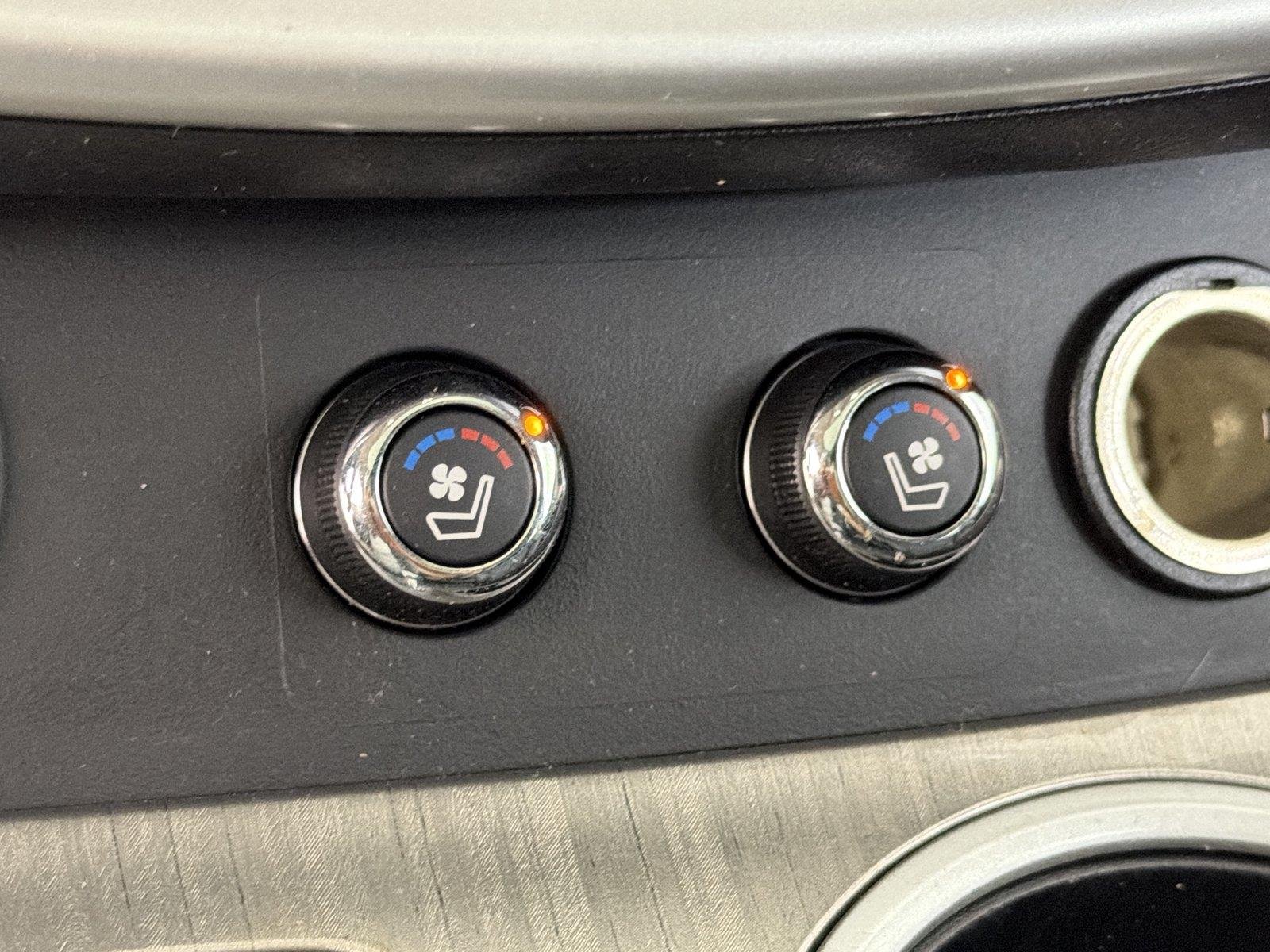 Used 2015 Gray Nissan Platinum image 11