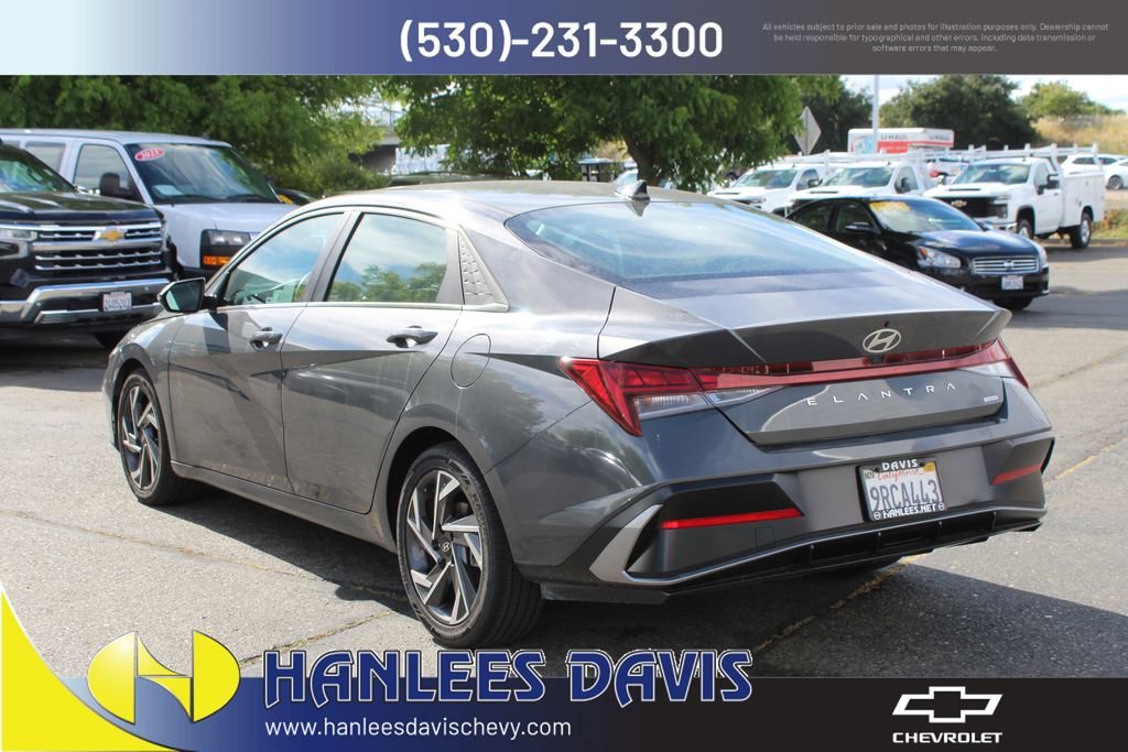 2025 Hyundai Elantra Hybrid Limited photo 6