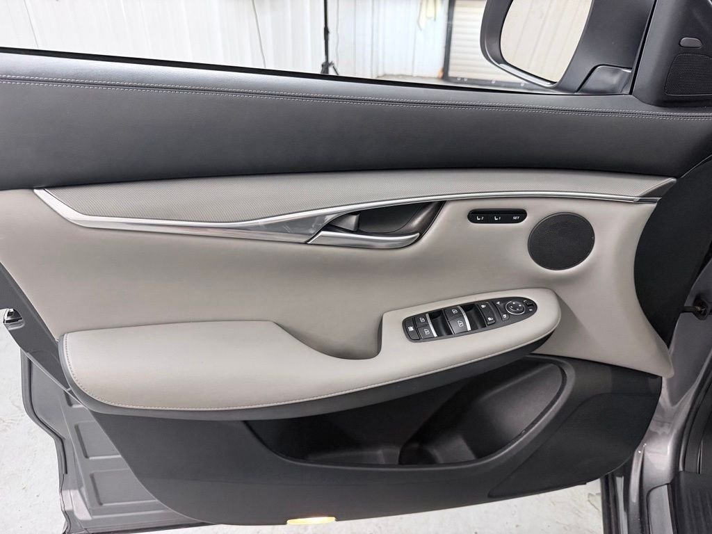 Used 2023 Gray INFINITI LUXE image 12